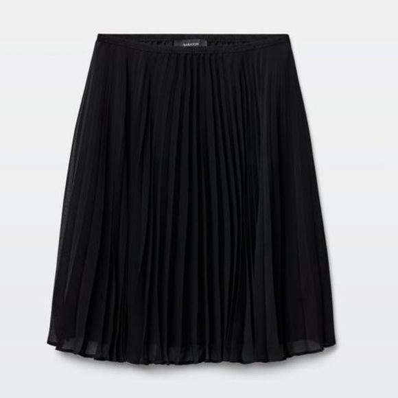 Aritzia Dresses & Skirts - Aritzia Babaton Denley black pleated mini skirt